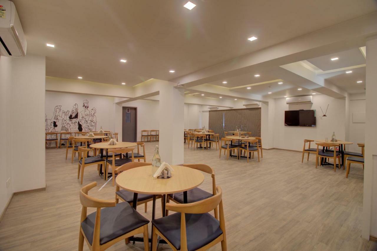 Townhouse Oak Kopar Khairane Navi Mumbai Formerly Ivy Hotel Exterior foto