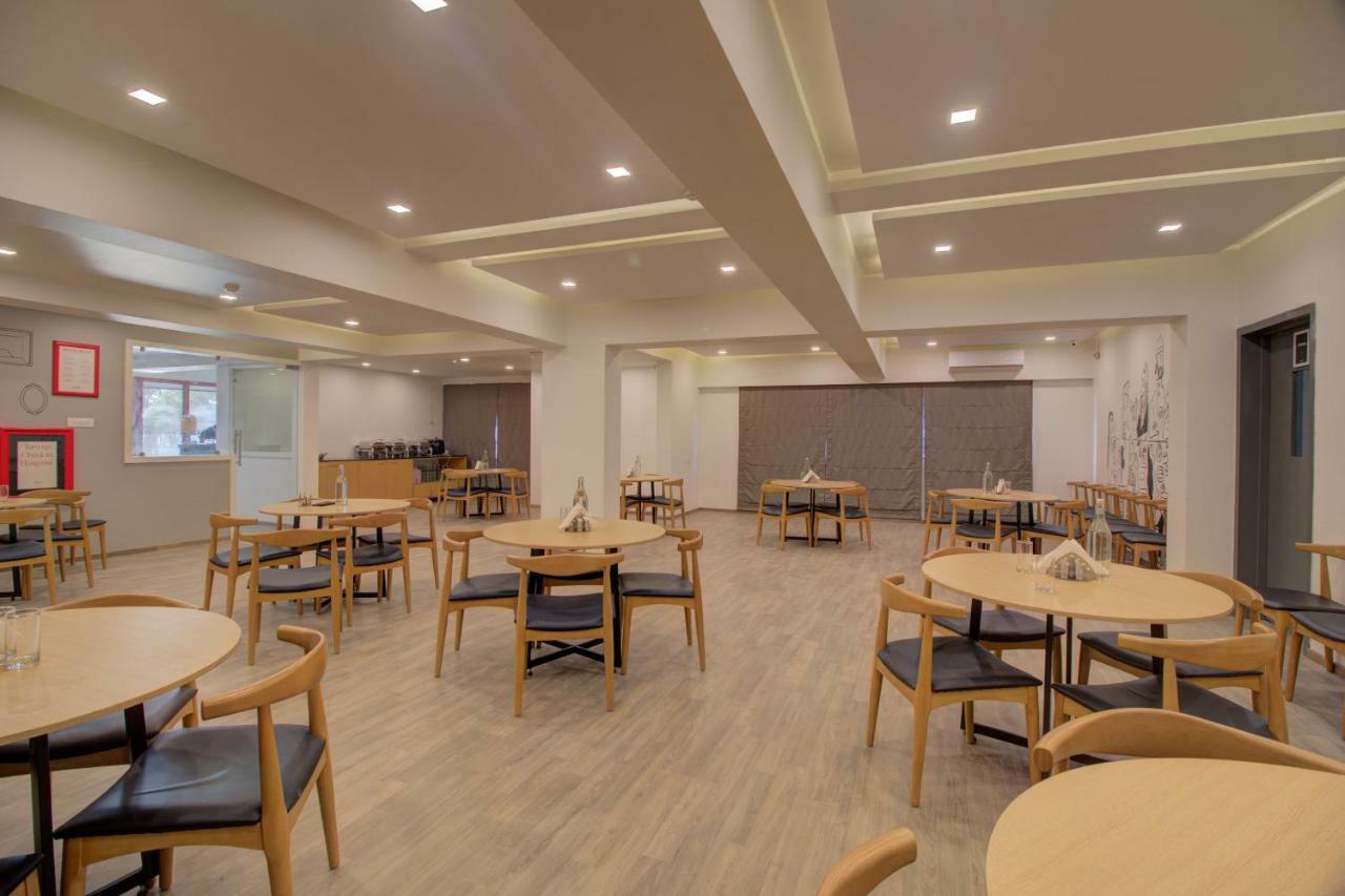 Townhouse Oak Kopar Khairane Navi Mumbai Formerly Ivy Hotel Exterior foto